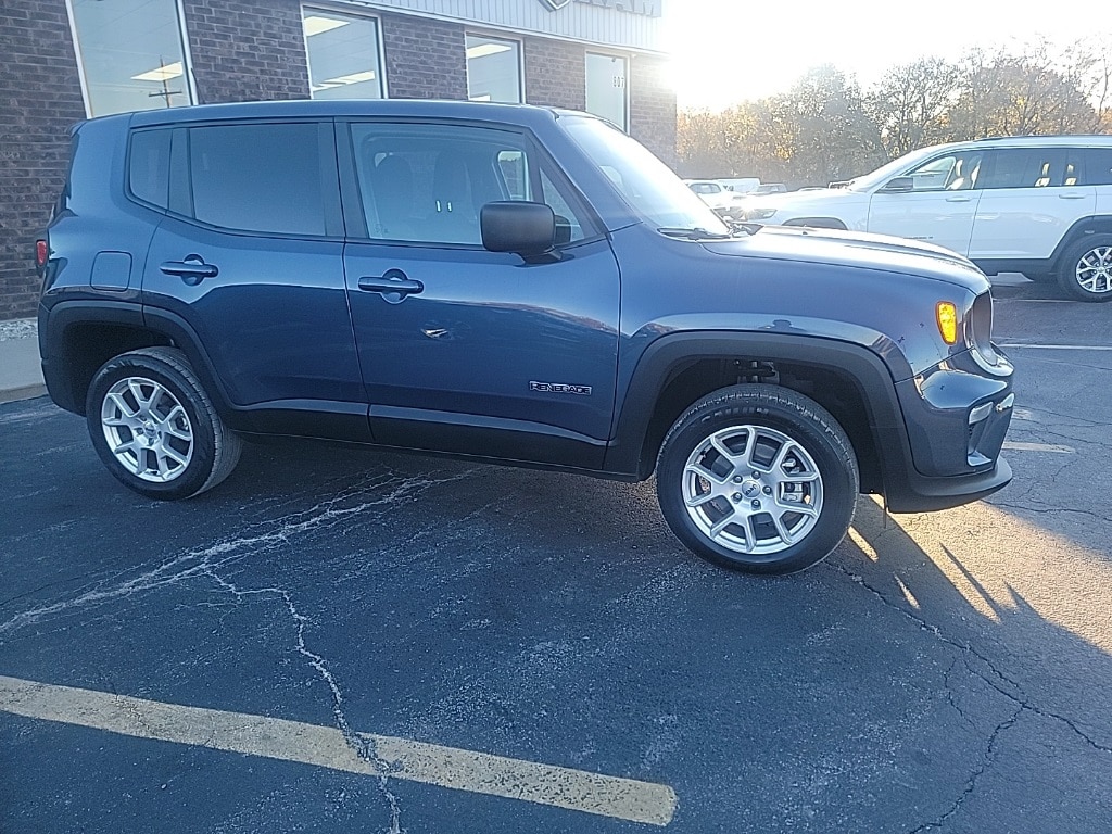 Used 2023 Jeep Renegade Latitude with VIN ZACNJDB10PPP65842 for sale in Kansas City