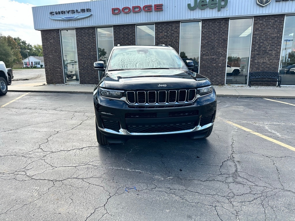 Used 2023 Jeep Grand Cherokee L Laredo with VIN 1C4RJKAG8P8894871 for sale in Kansas City