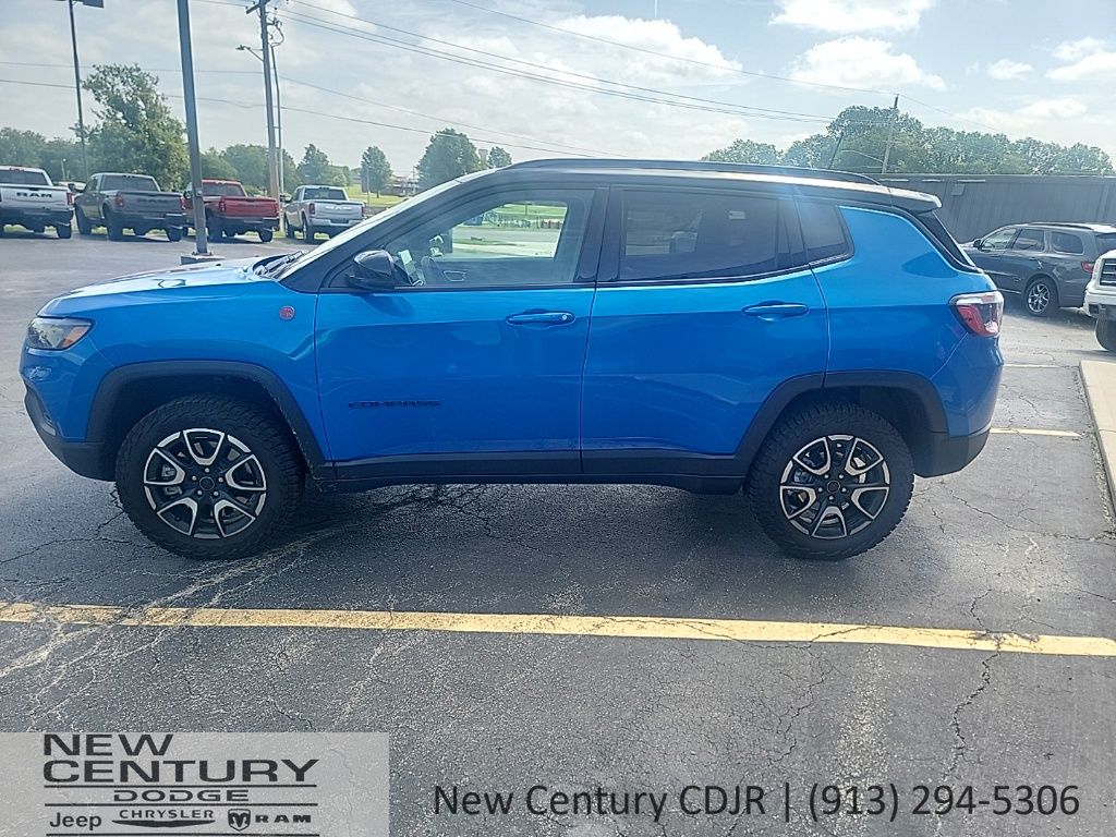 Used 2025 Jeep Compass Trailhawk with VIN 3C4NJDDN3ST618824 for sale in Kansas City