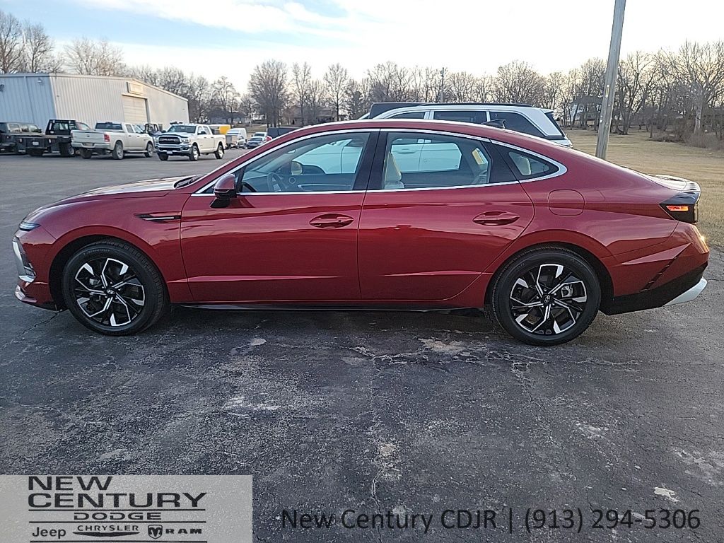 Used 2025 Hyundai Sonata SEL with VIN KMHL64JA9SA429866 for sale in Kansas City