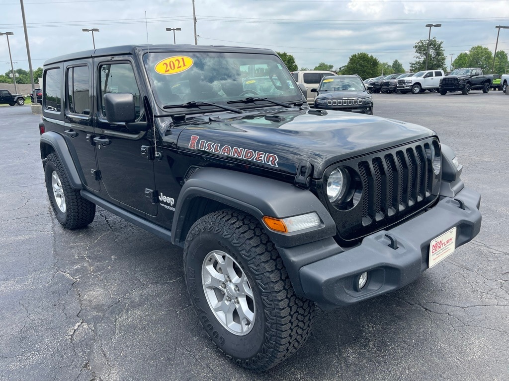 Used 2021 Jeep Wrangler Unlimited ISLANDER with VIN 1C4HJXDG1MW595752 for sale in Kansas City