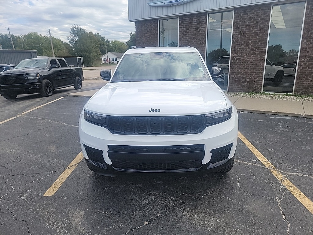 Used 2024 Jeep Grand Cherokee L Altitude with VIN 1C4RJKAG0R8535761 for sale in Kansas City