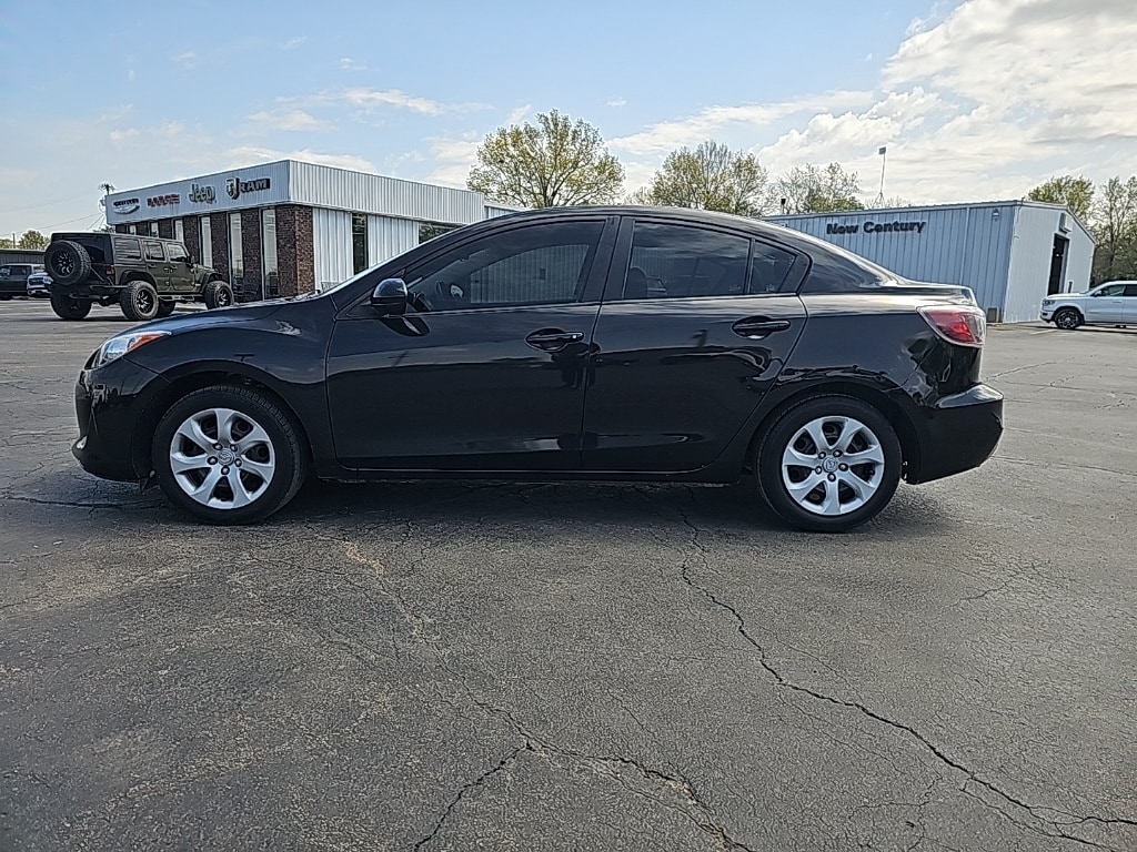 Used 2013 Mazda MAZDA3 i SV with VIN JM1BL1TFXD1729449 for sale in Kansas City