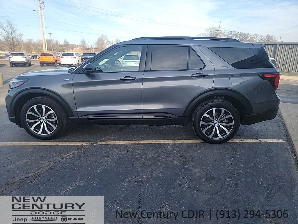 Used 2025 Ford Explorer ST-LINE with VIN 1FMUK8KH0SGB32209 for sale in Kansas City