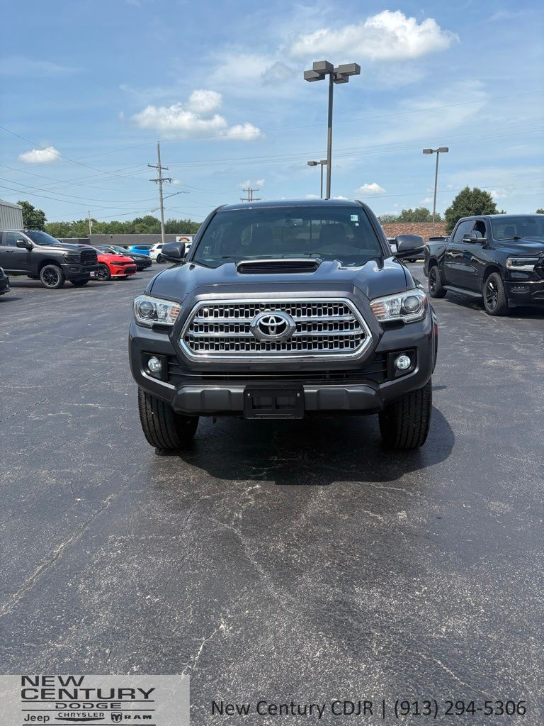 Used 2017 Toyota Tacoma TRD Sport with VIN 3TMCZ5AN0HM062646 for sale in Kansas City