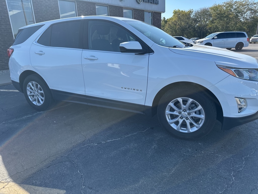 Used 2020 Chevrolet Equinox LT with VIN 3GNAXJEV4LS512701 for sale in Kansas City