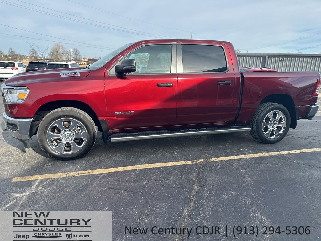 2023 RAM 1500 Big Horn/Lone Star 4x4 Crew Cab 5'7's photo