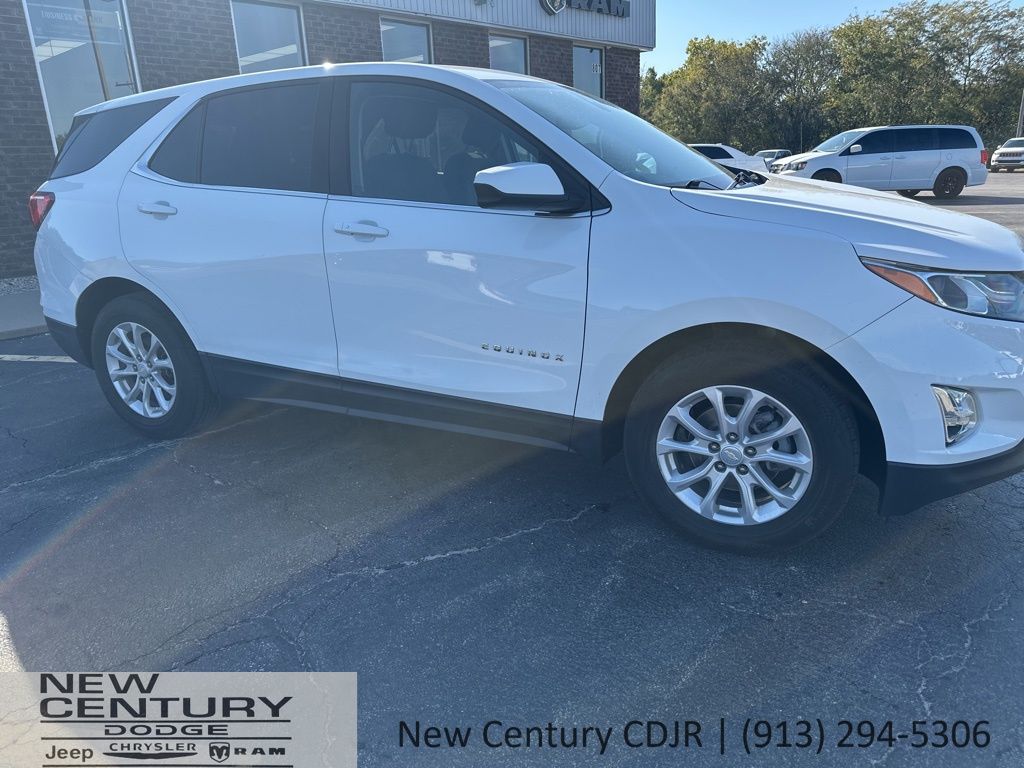 Used 2020 Chevrolet Equinox 2FL with VIN 3GNAXJEV4LS512701 for sale in Paola, KS