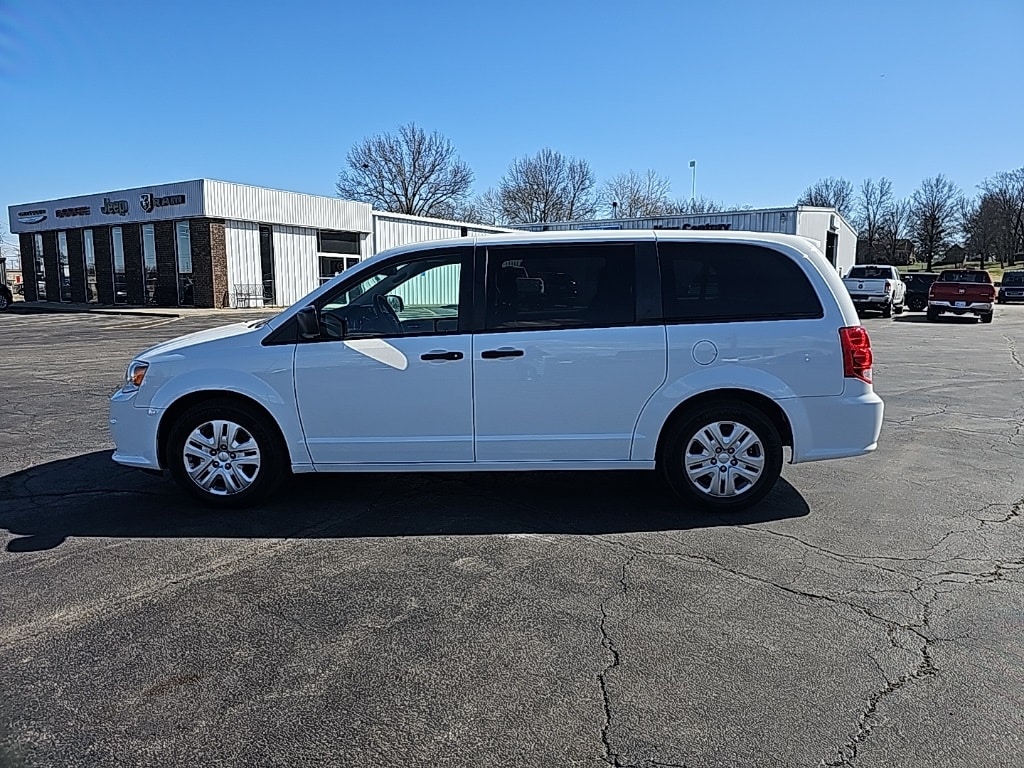 Used 2020 Dodge Grand Caravan SE with VIN 2C4RDGBG8LR221872 for sale in Kansas City