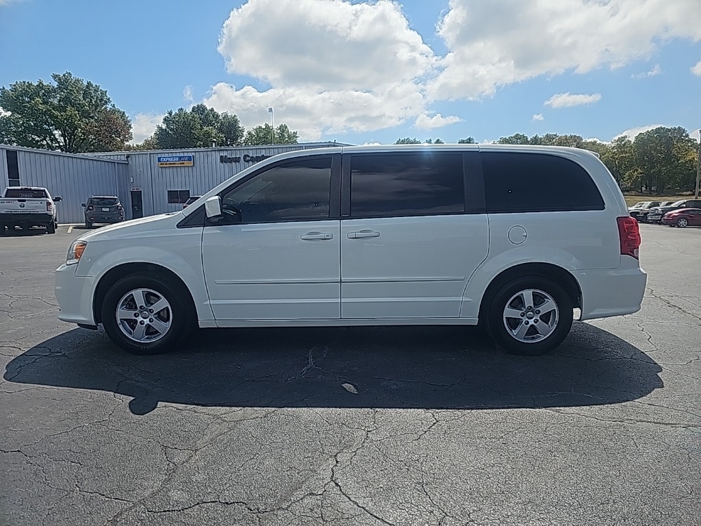 Used 2012 Dodge Grand Caravan SE with VIN 2C4RDGBG4CR261219 for sale in Kansas City