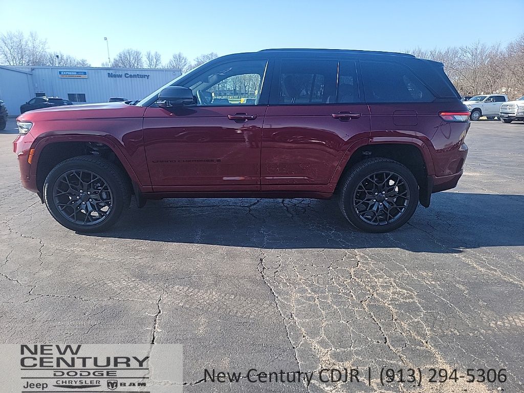 Used 2024 Jeep Grand Cherokee Summit Reserve with VIN 1C4RJHEG6R8594441 for sale in Kansas City
