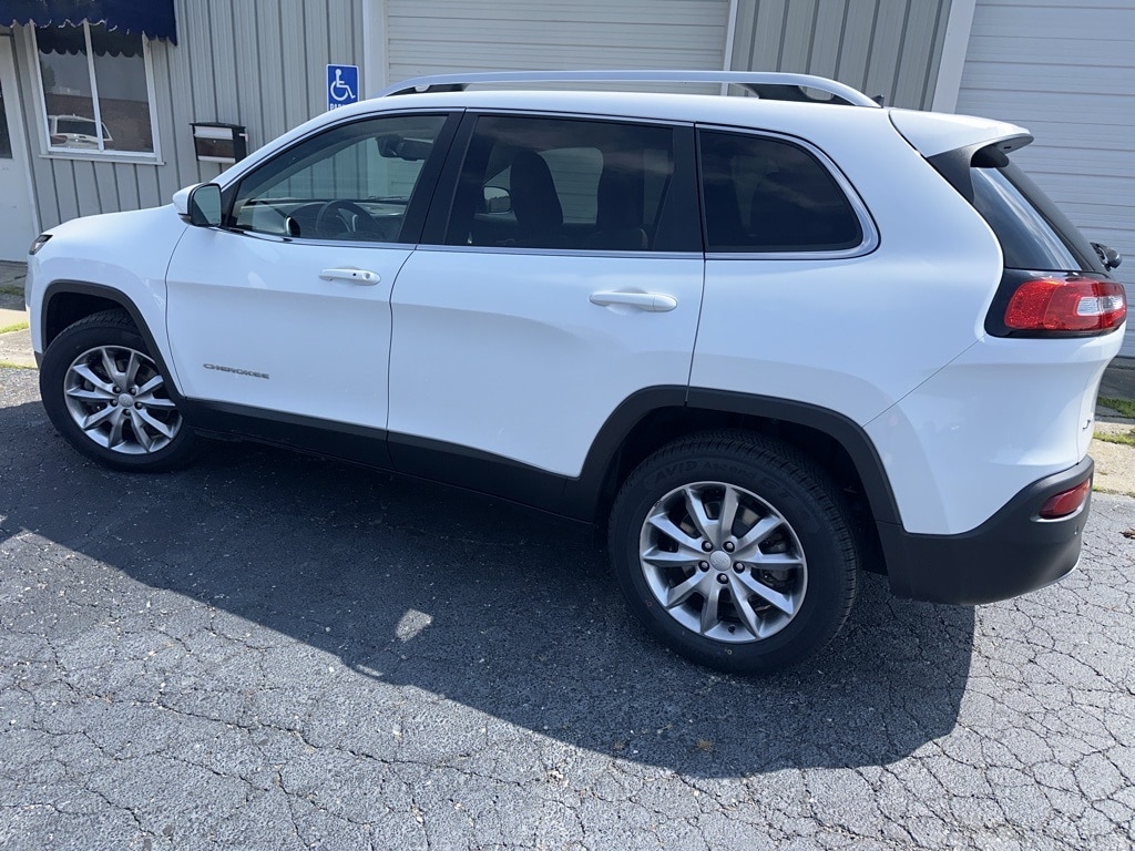 Used 2018 Jeep Cherokee Limited with VIN 1C4PJMDB3JD516023 for sale in Paola, KS