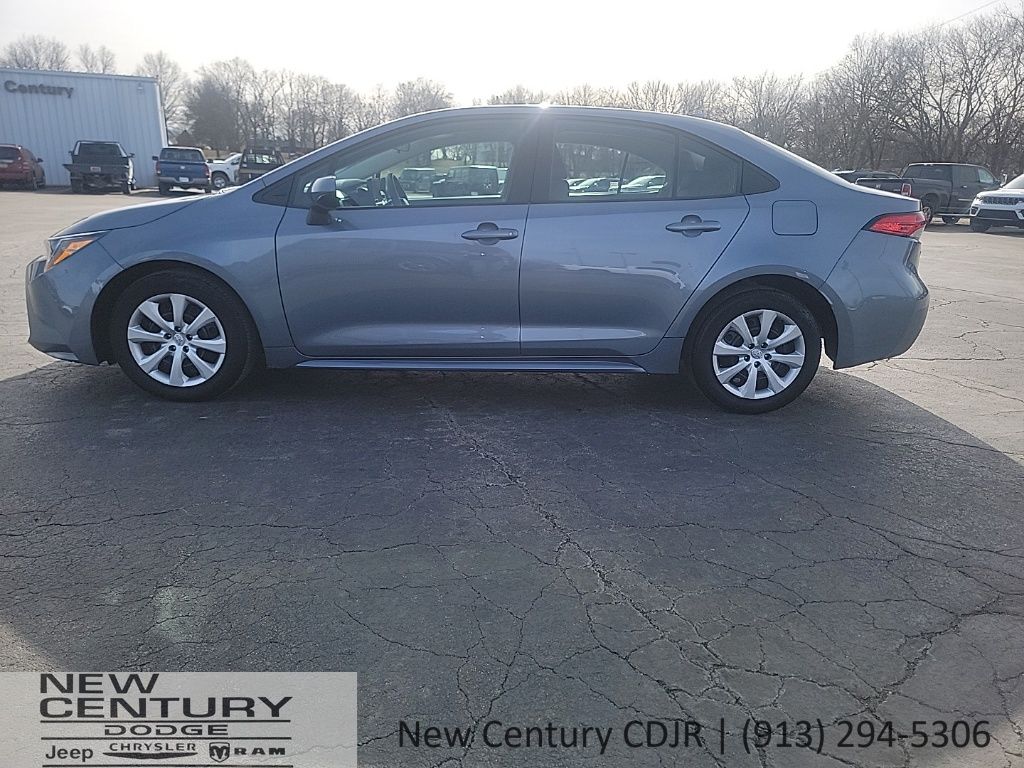 Used 2025 Toyota Corolla LE with VIN 5YFB4MDE9SP258925 for sale in Kansas City