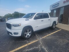 2025 Ram 1500 TRADESMAN CREW CAB 4X4 5'7 BOX Pickup