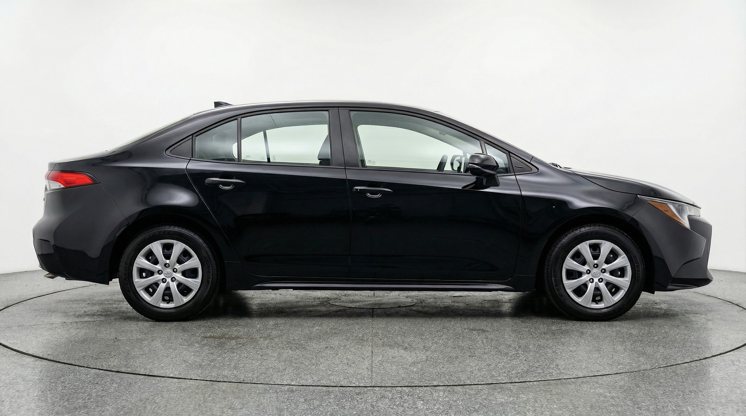 Thumbnail: 2025 Toyota Corolla - 4