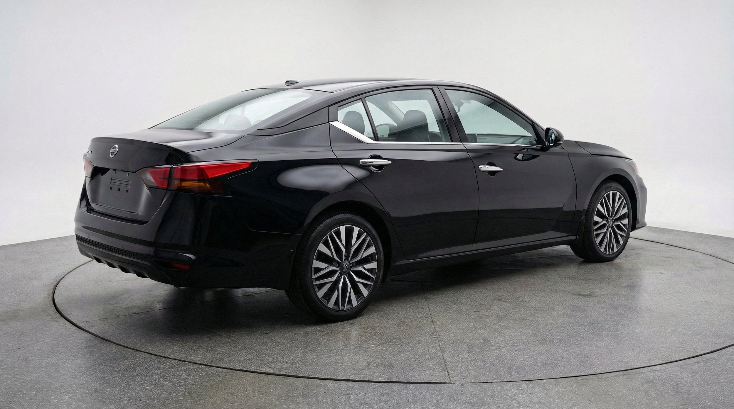 Thumbnail: 2025 Nissan Altima - 9