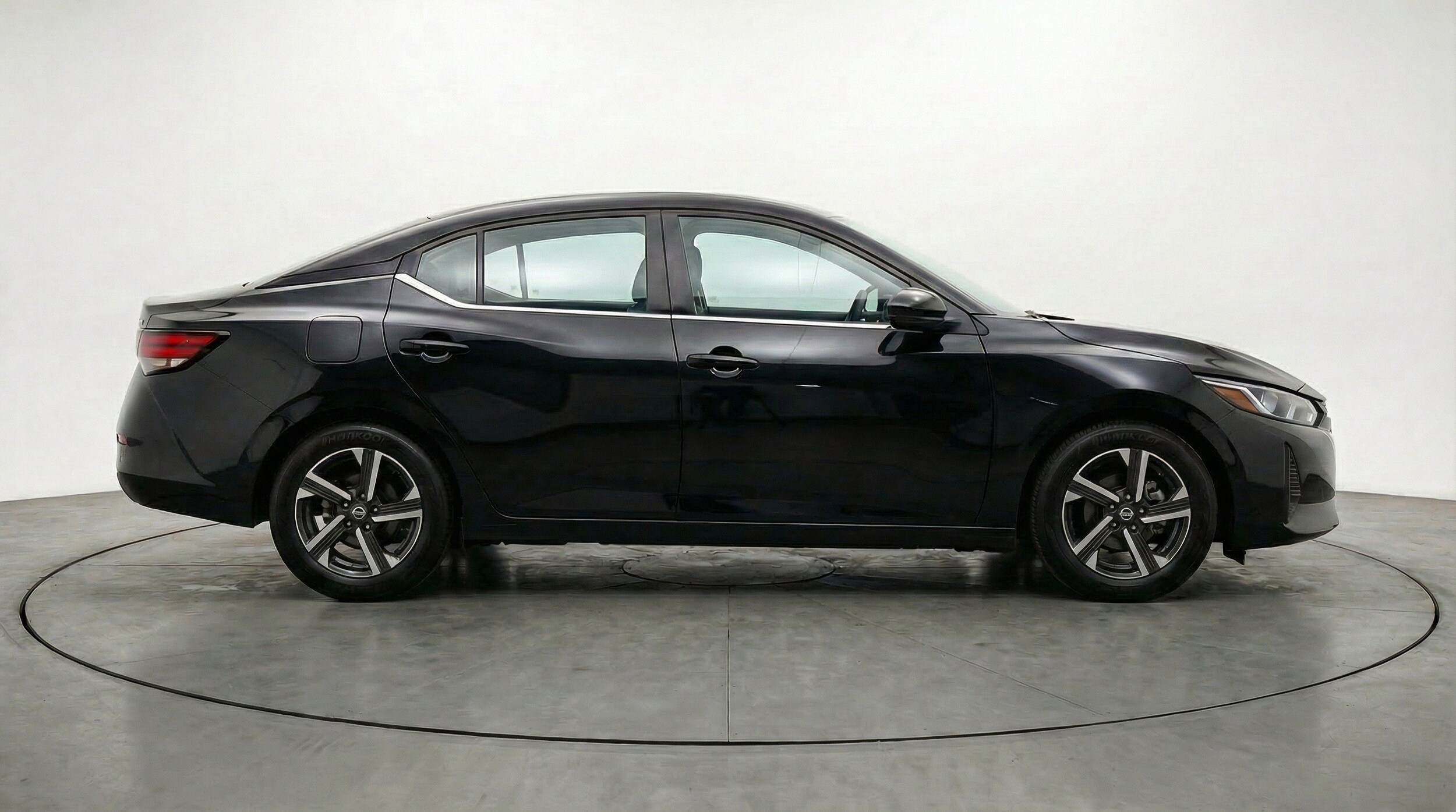 Thumbnail: 2025 Nissan Sentra - 11