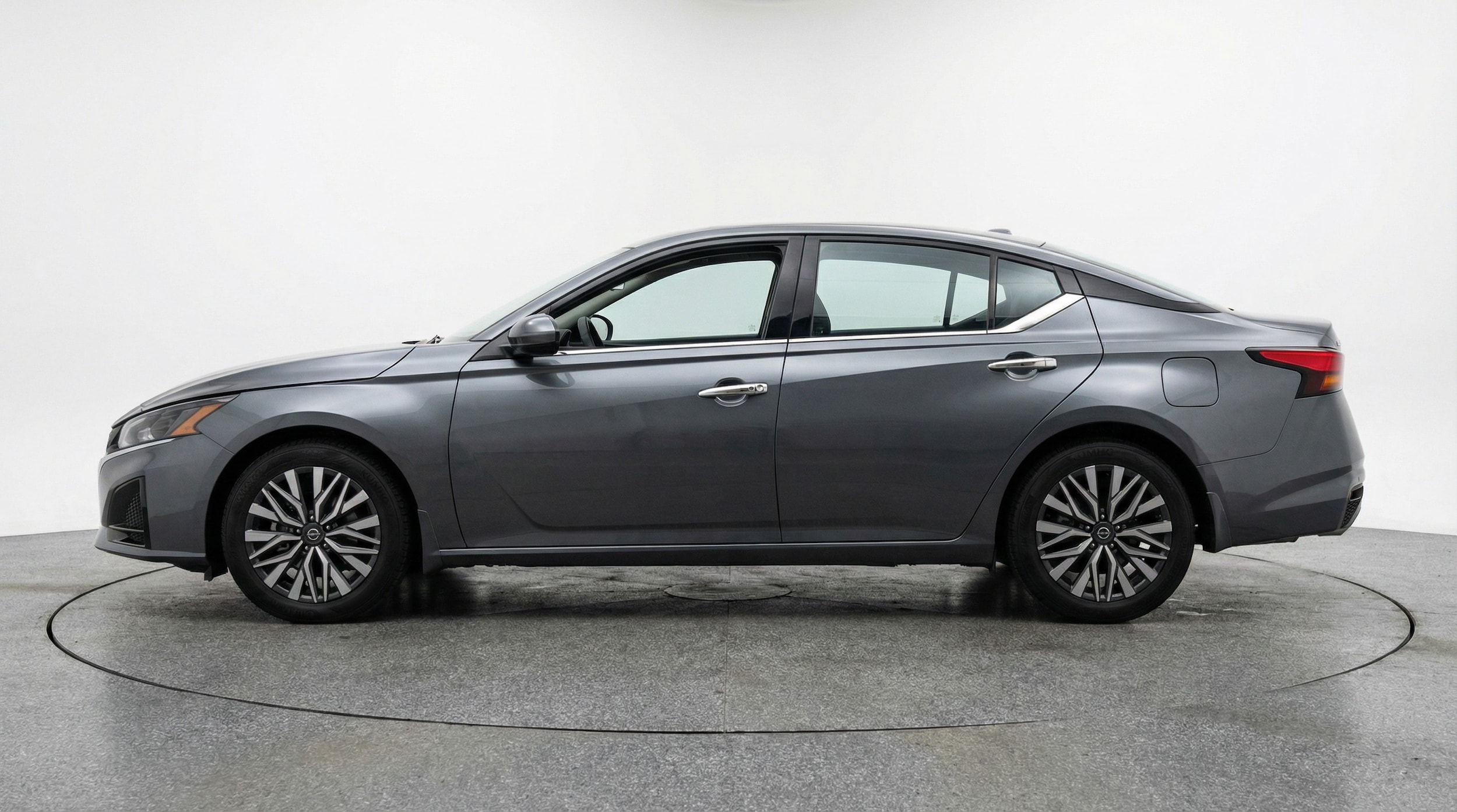 Thumbnail: 2025 Nissan Altima - 4