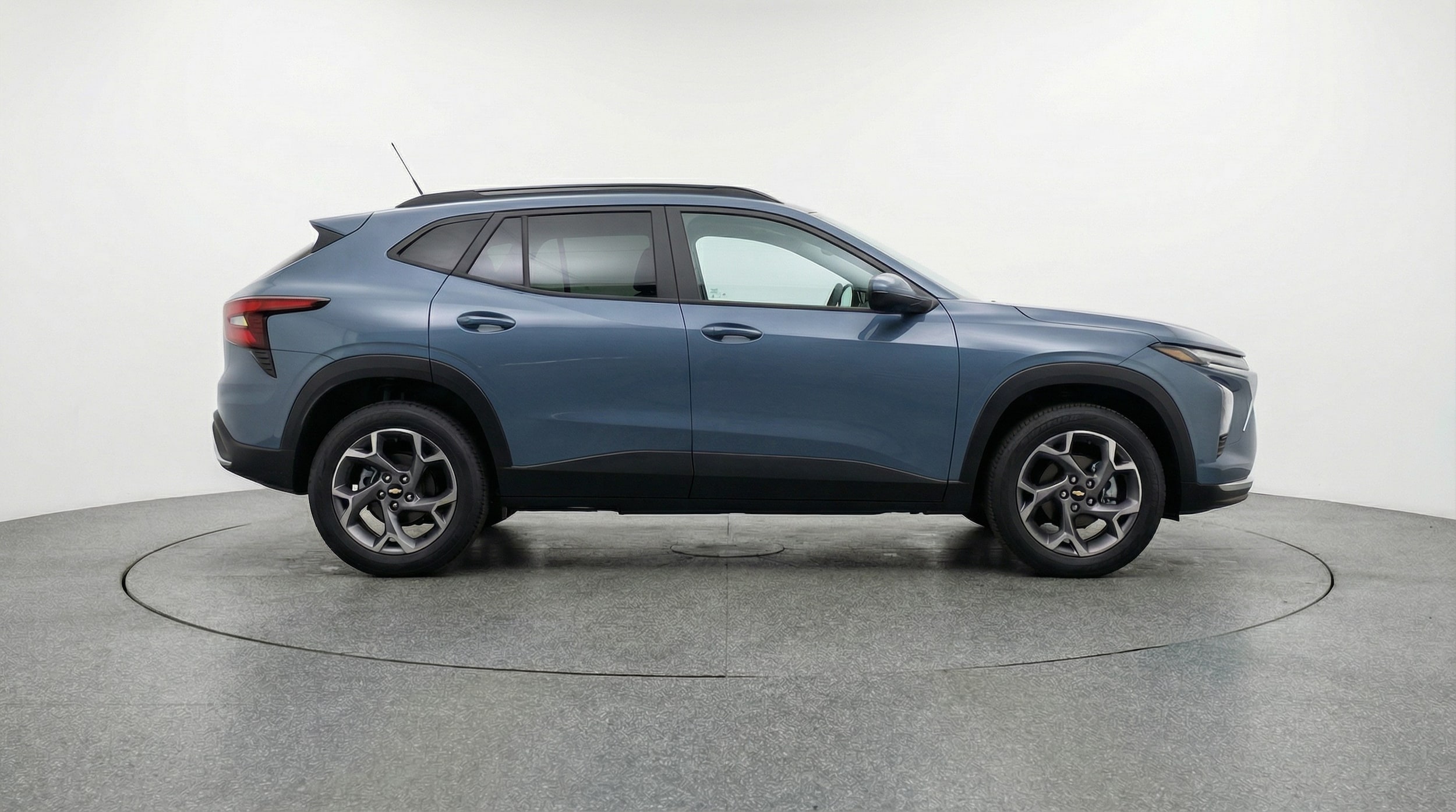 Thumbnail: 2025 Chevrolet Trax - 8