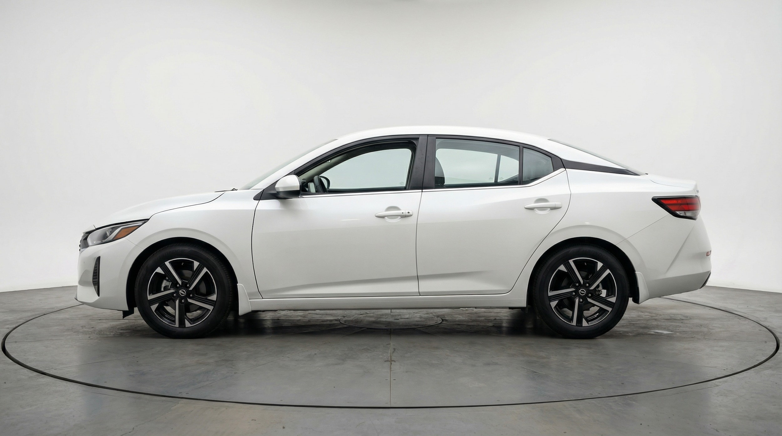 Thumbnail: 2025 Nissan Sentra - 4