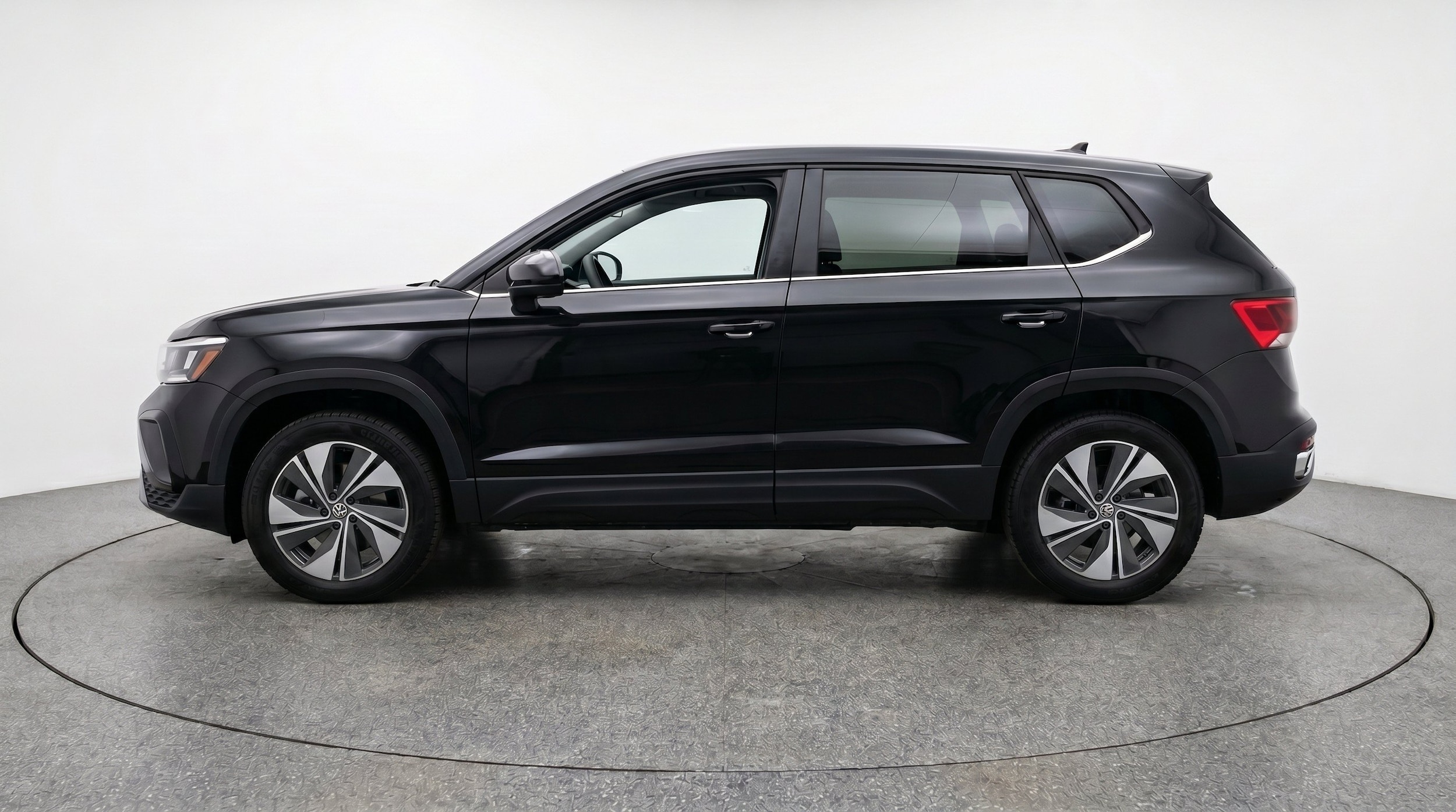 Thumbnail: 2026 Volkswagen Taos - 5