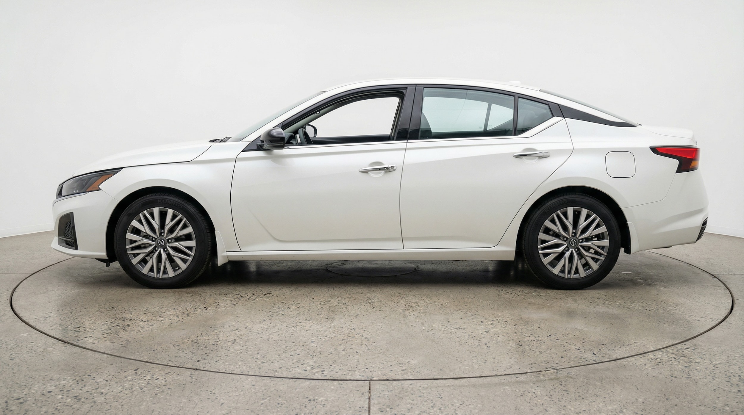 Thumbnail: 2025 Nissan Altima - 4