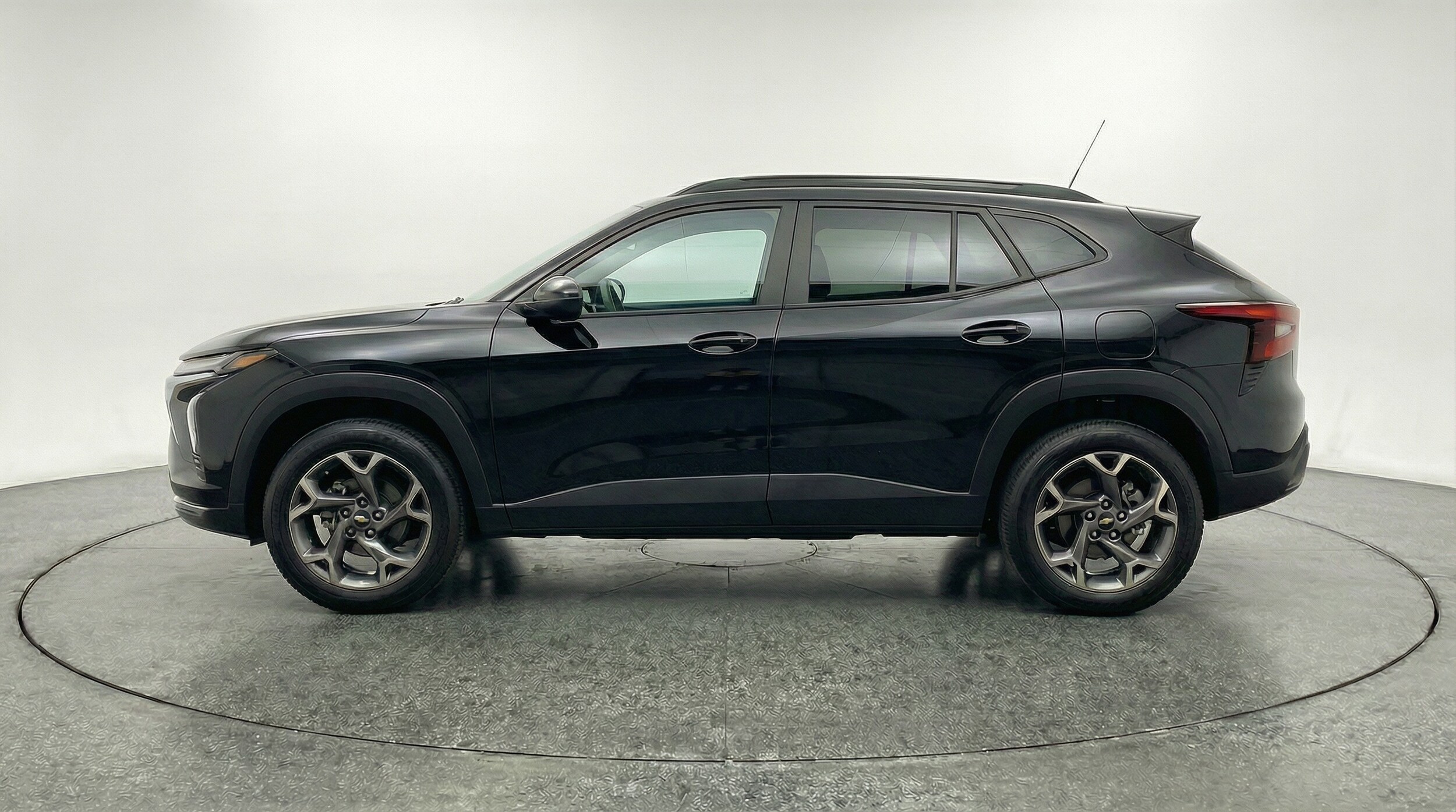 Thumbnail: 2025 Chevrolet Trax - 4