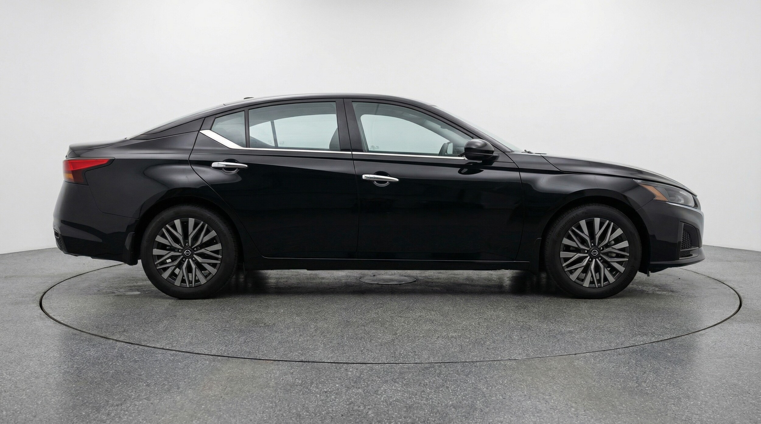 Thumbnail: 2025 Nissan Altima - 8