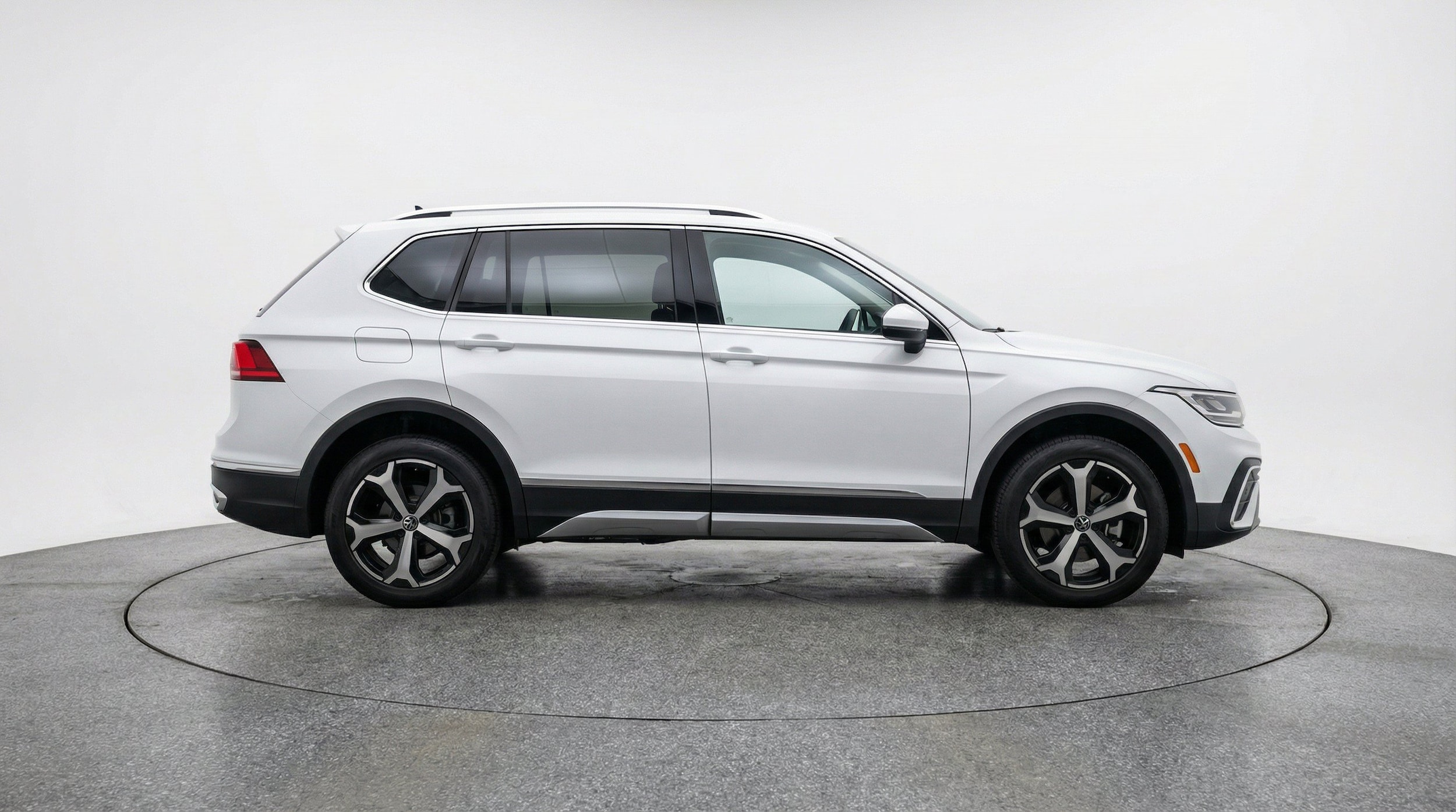Thumbnail: 2026 Volkswagen Tiguan - 11
