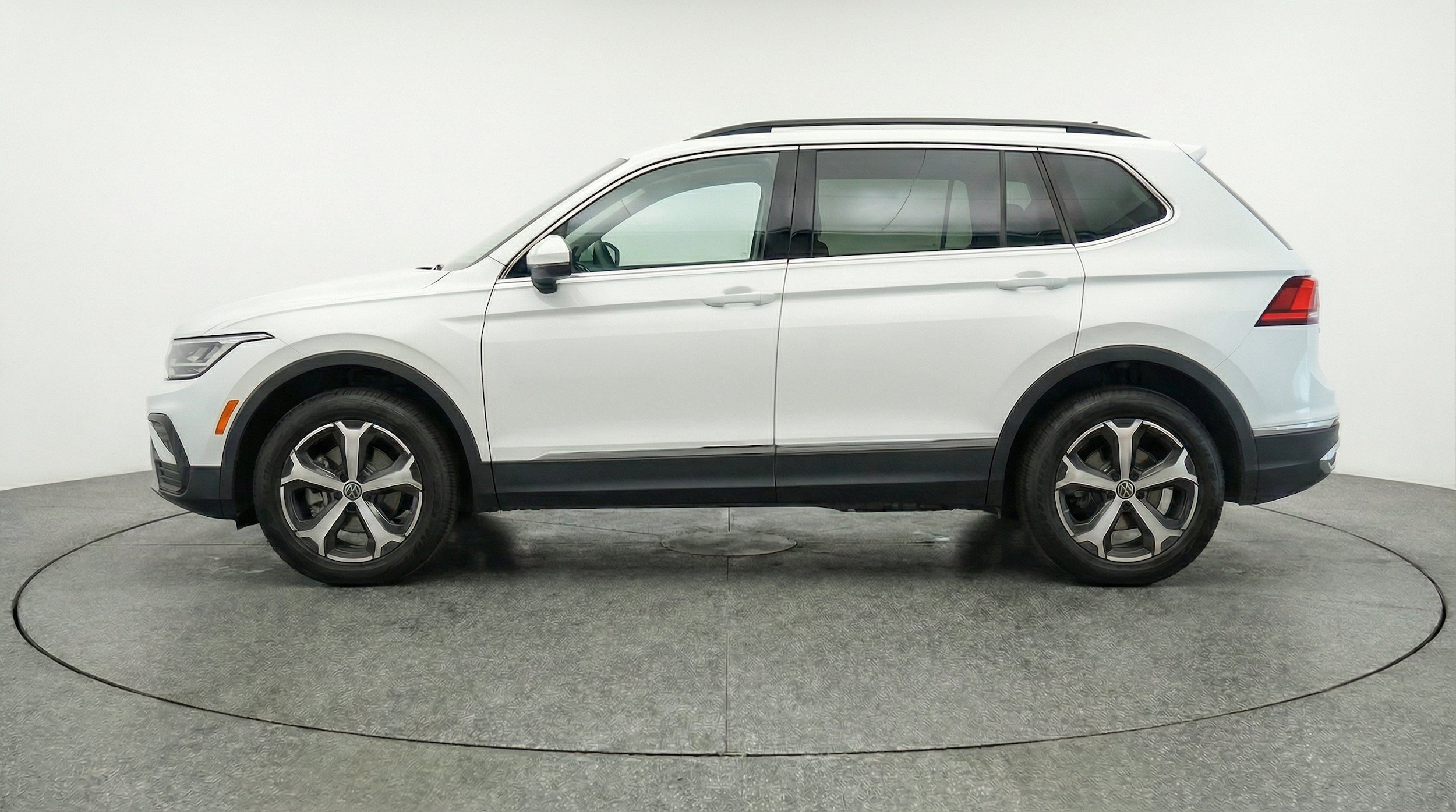 Thumbnail: 2026 Volkswagen Tiguan - 5