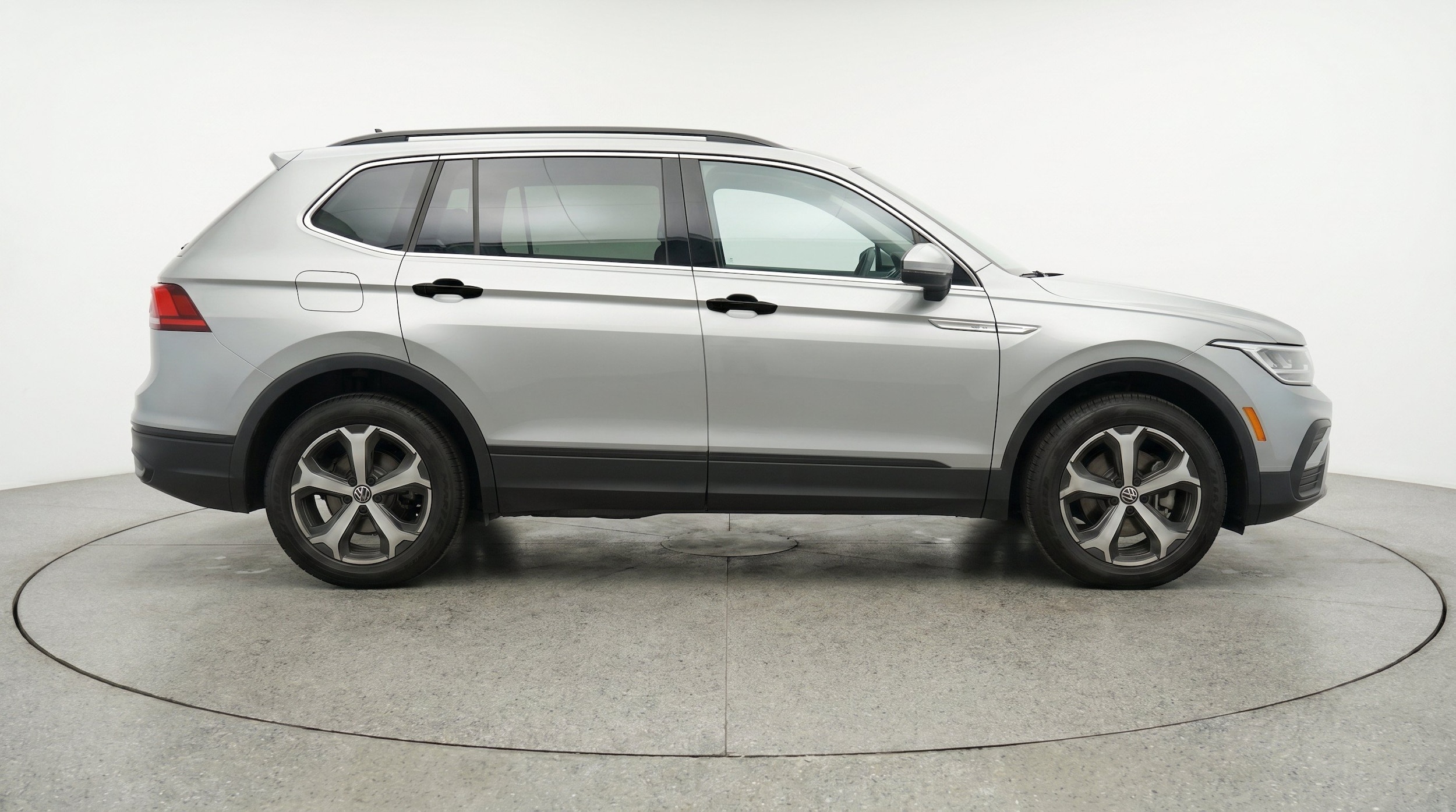 Thumbnail: 2026 Volkswagen Tiguan - 10
