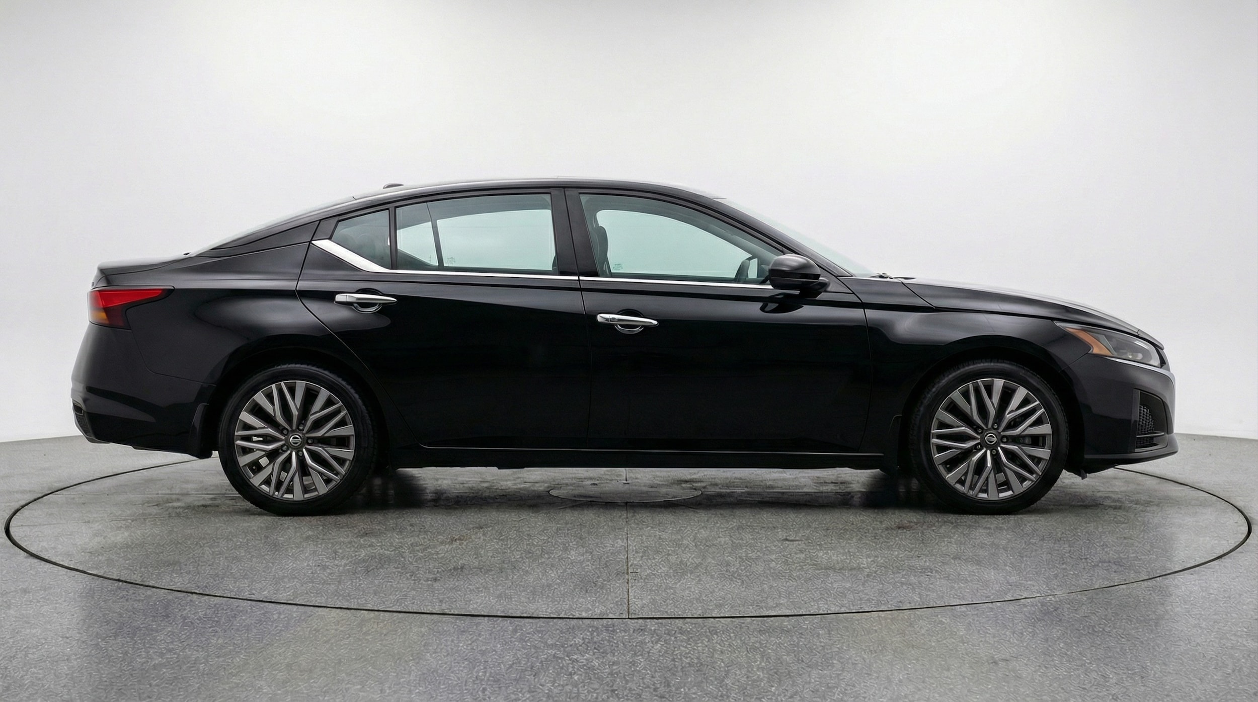 Thumbnail: 2025 Nissan Altima - 8