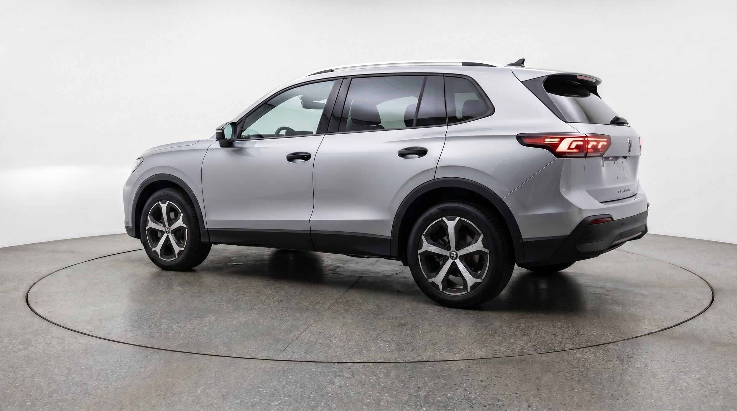 Thumbnail: 2026 Volkswagen Tiguan - 6
