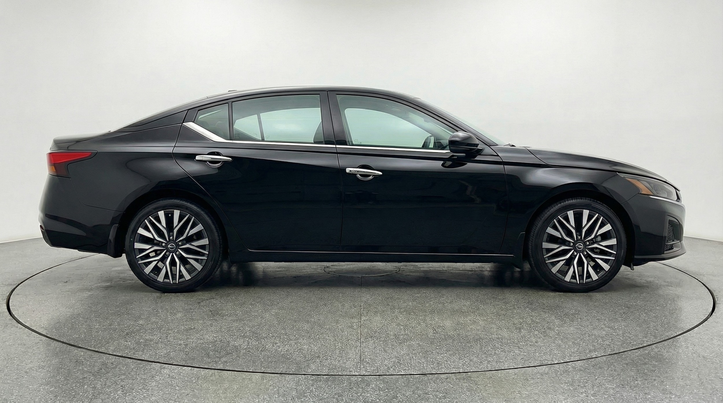 Thumbnail: 2025 Nissan Altima - 8