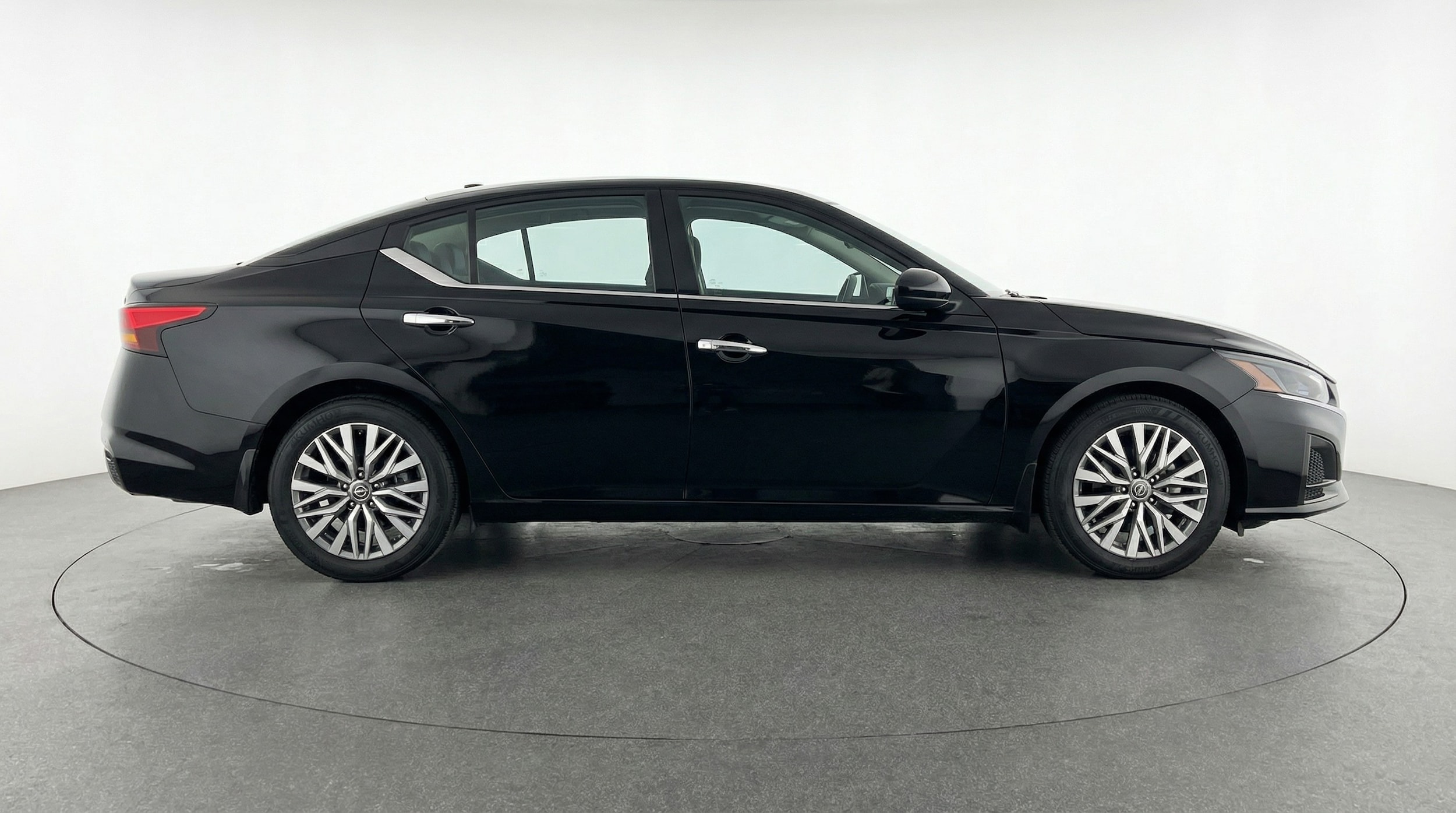 Thumbnail: 2025 Nissan Altima - 8