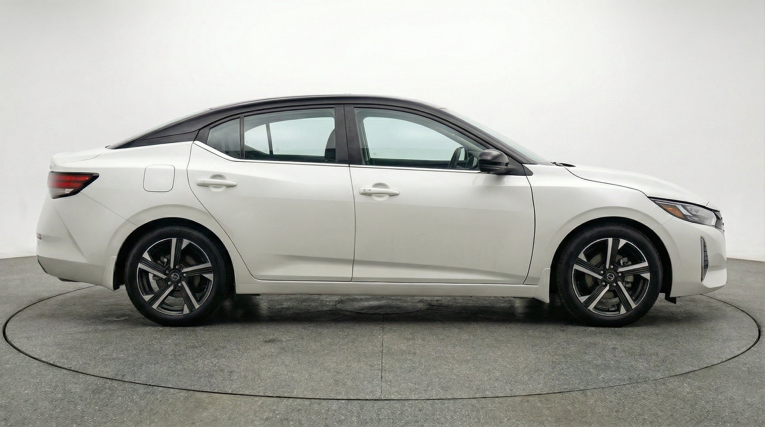Thumbnail: 2025 Nissan Sentra - 11