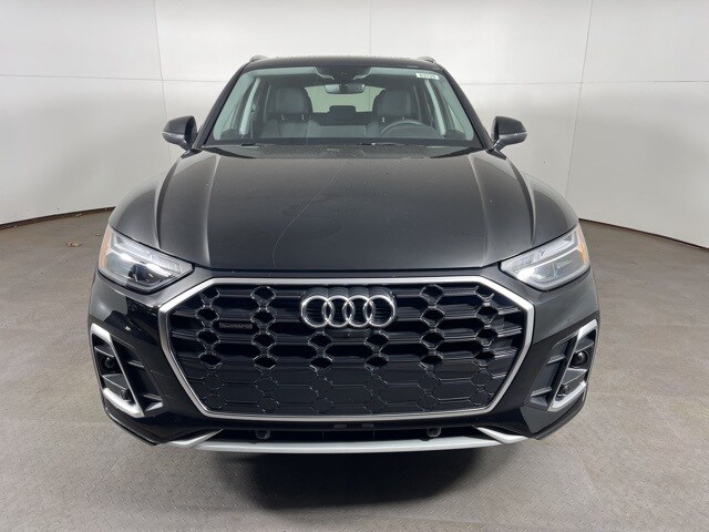 2025 Audi Q5 45 S line Premium Plus photo 2
