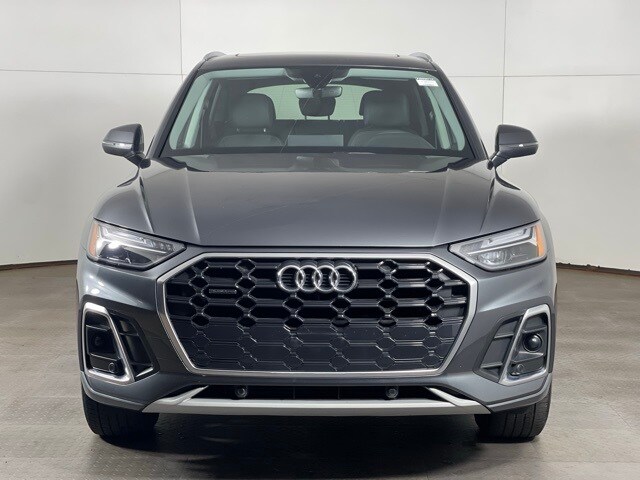 2023 Audi Q5 45 S line Premium photo 2