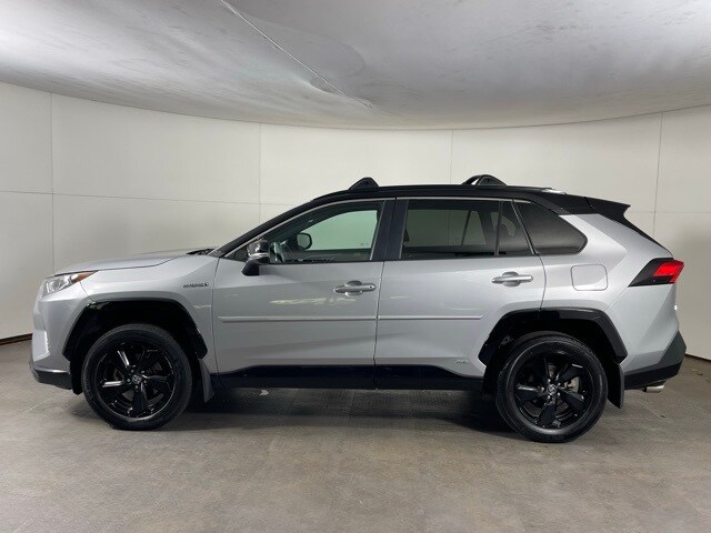2021 Toyota RAV4 Hybrid XSE photo 3