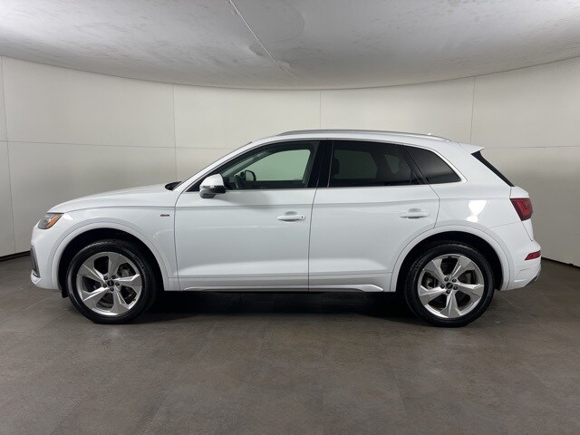 2022 Audi Q5 45 S line Premium Plus photo 3