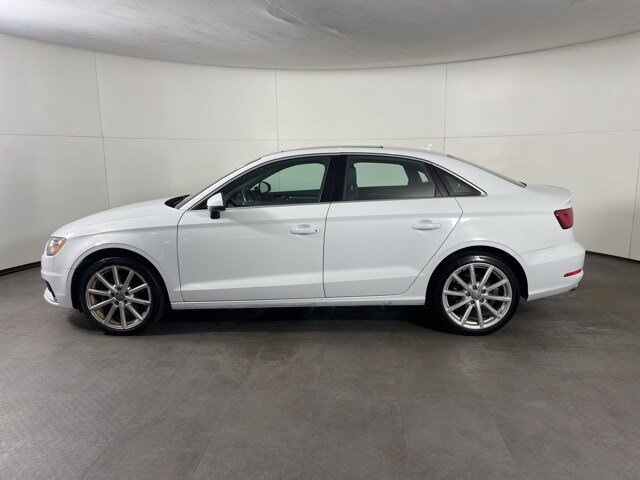 2015 Audi A3 2.0T Premium Plus photo 3