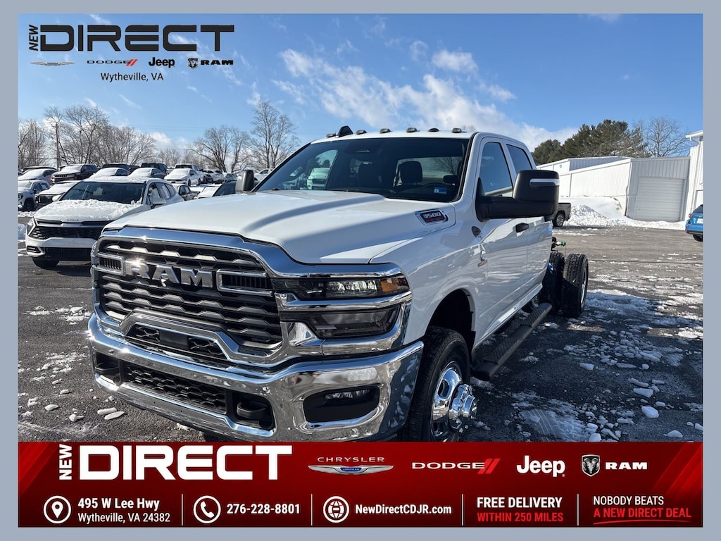 New 2026 Ram 3500 TRADESMAN CREW CAB CHASSIS 4X4 60' CA Pickup