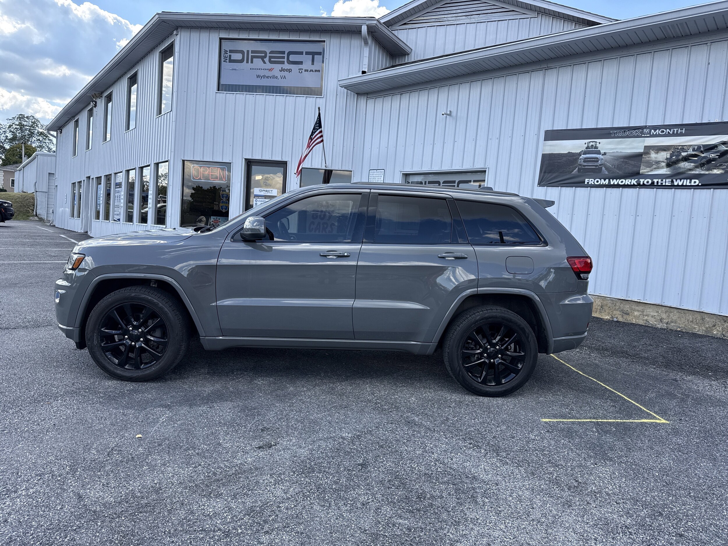 2020 Jeep Grand Cherokee Altitude photo 2