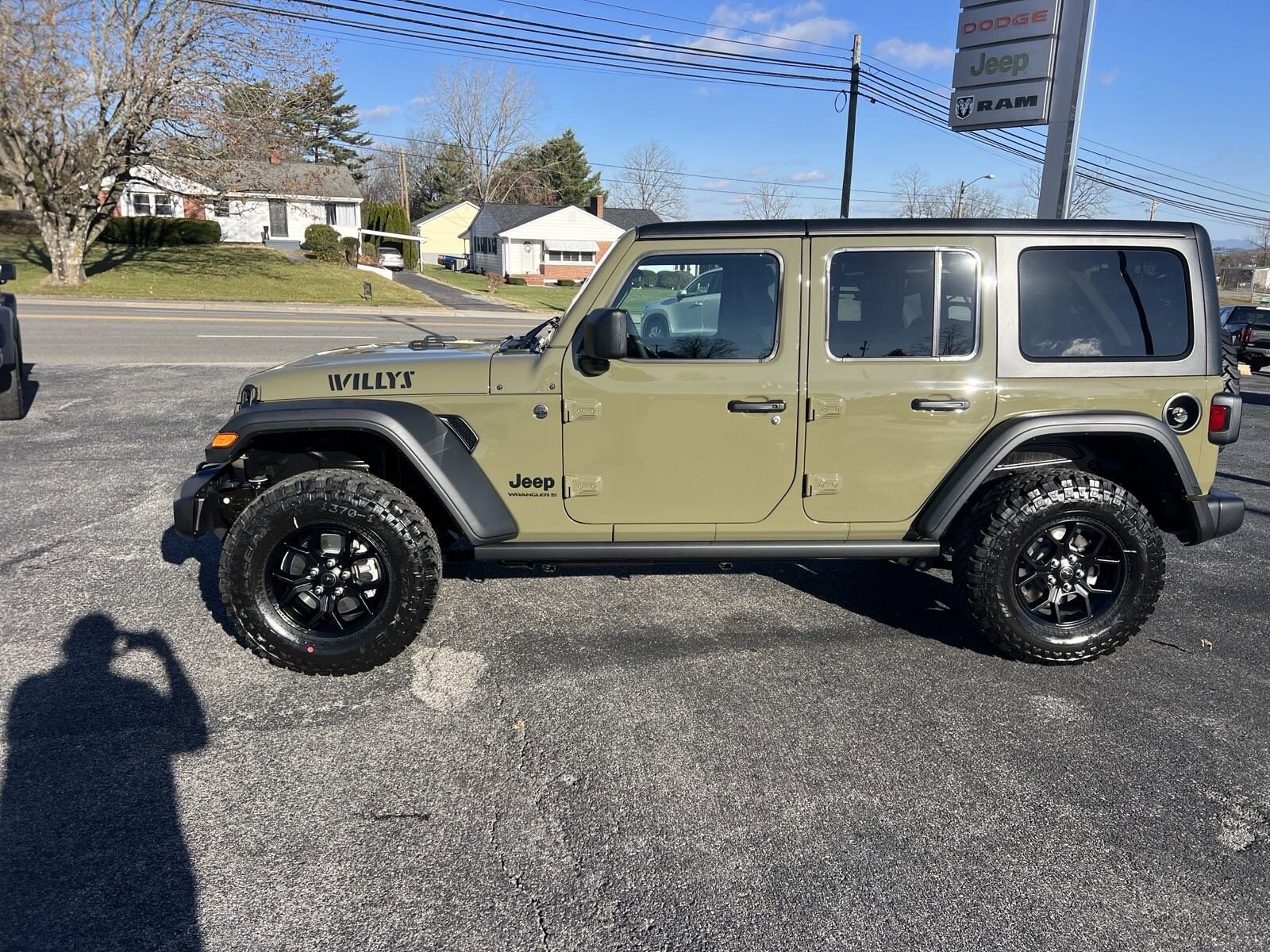 2025 Jeep Wrangler Willys photo 2