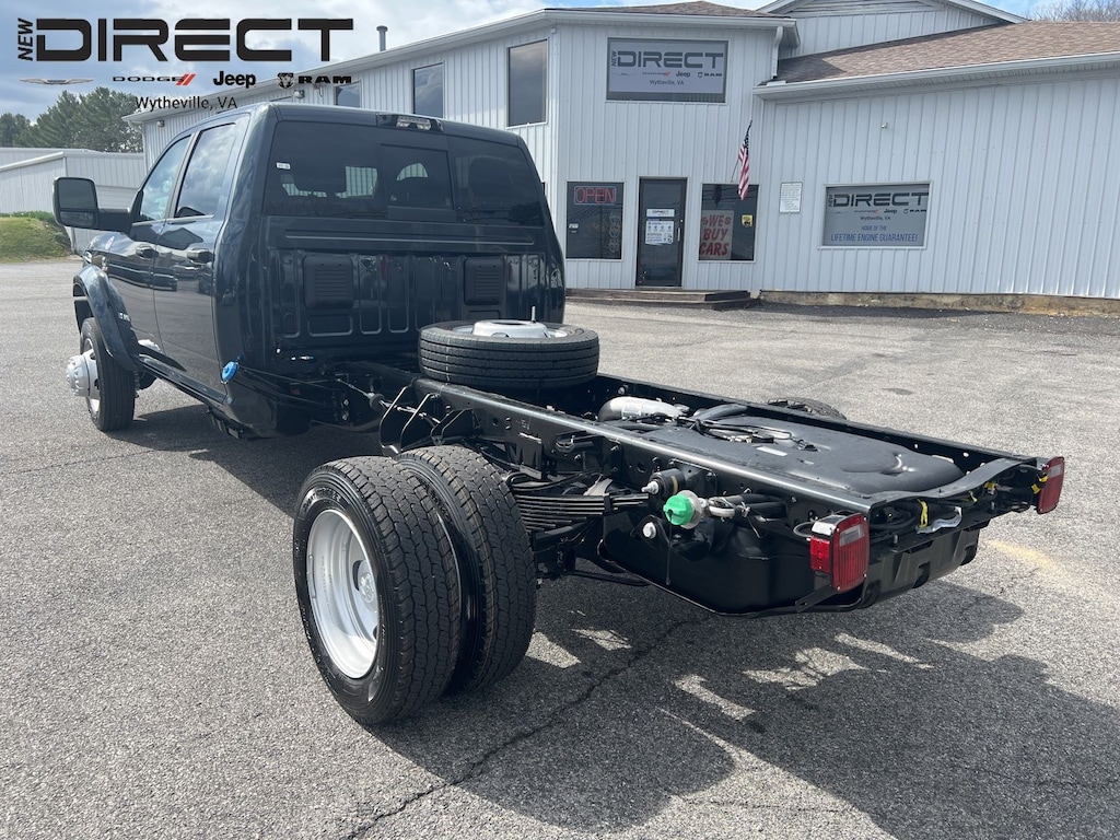 New 2026 Ram 5500 BIG HORN CHASSIS CREW CAB 4X4 60' CA Pickup