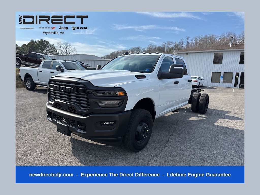 New 2026 Ram 3500 Chassis Cab TRADESMAN CREW 4X4 60' CA Pickup