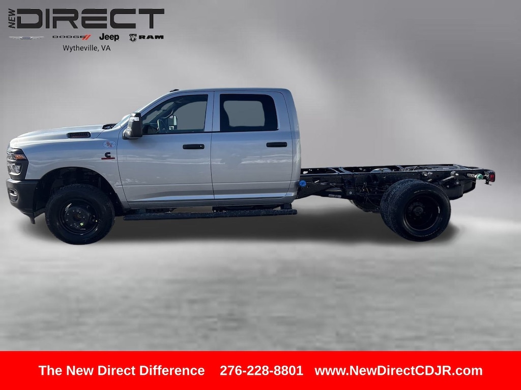 New 2026 Ram 3500 Chassis Cab TRADESMAN CREW 4X4 60' CA Pickup