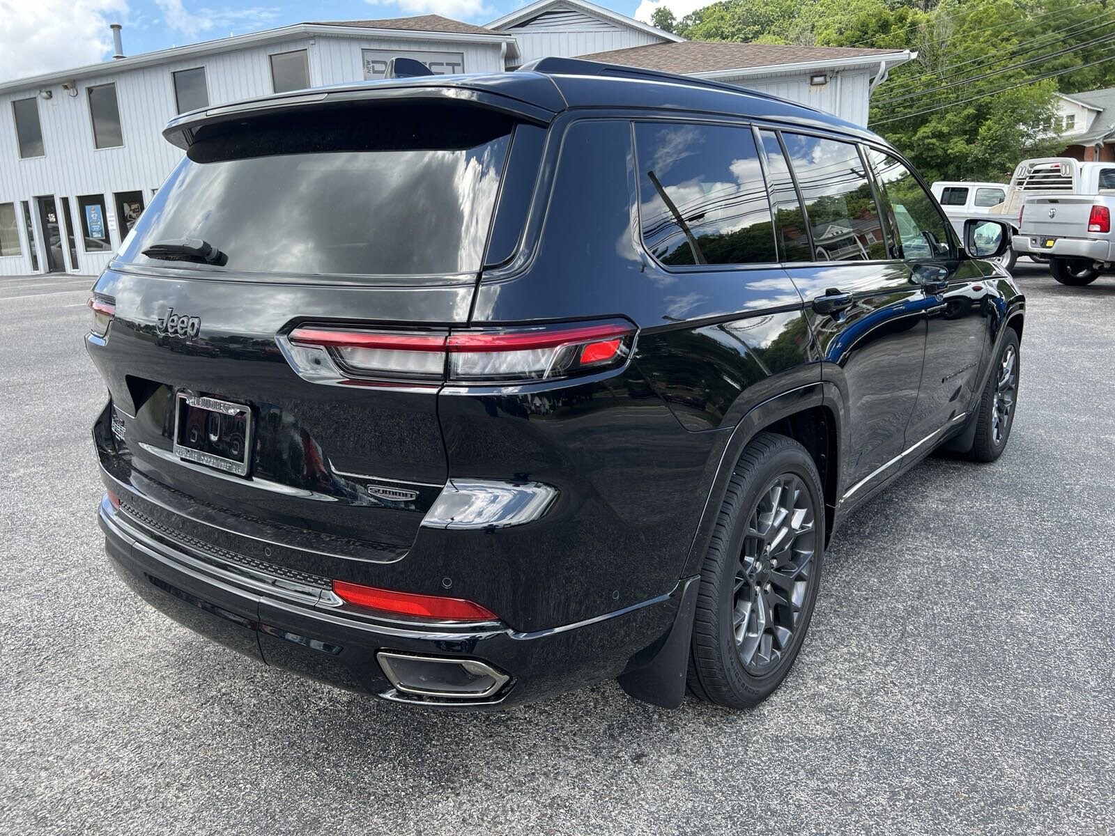 2024 Jeep Grand Cherokee L Summit photo 4