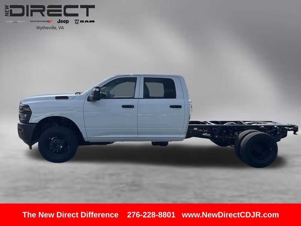 New 2026 Ram 3500 Chassis Cab TRADESMAN CREW 4X4 60' CA Pickup