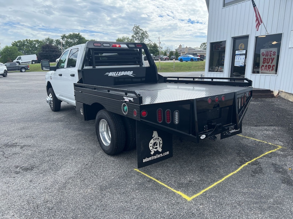 New 2025 Ram 3500 Chassis Cab 3500 TRADESMAN CREW CAB CHASSIS 4X4 60' CA Pickup